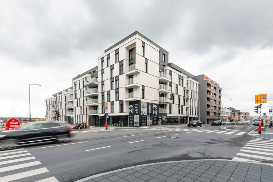 Property building, Neighbourhood