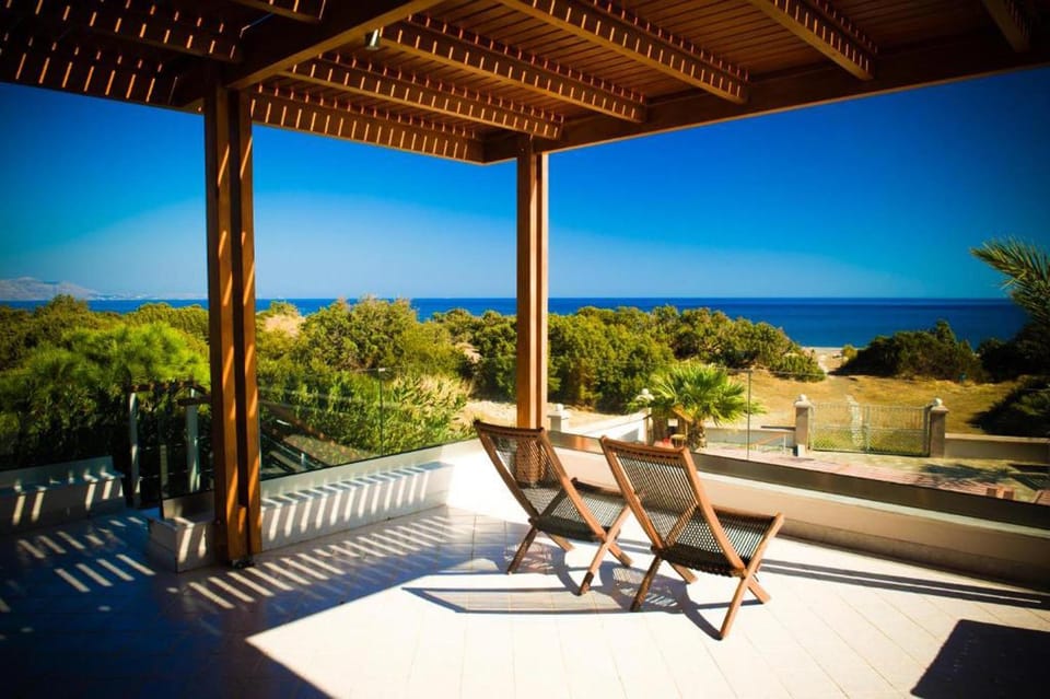 View (from property/room), Balcony/Terrace, Sea view, sunbed