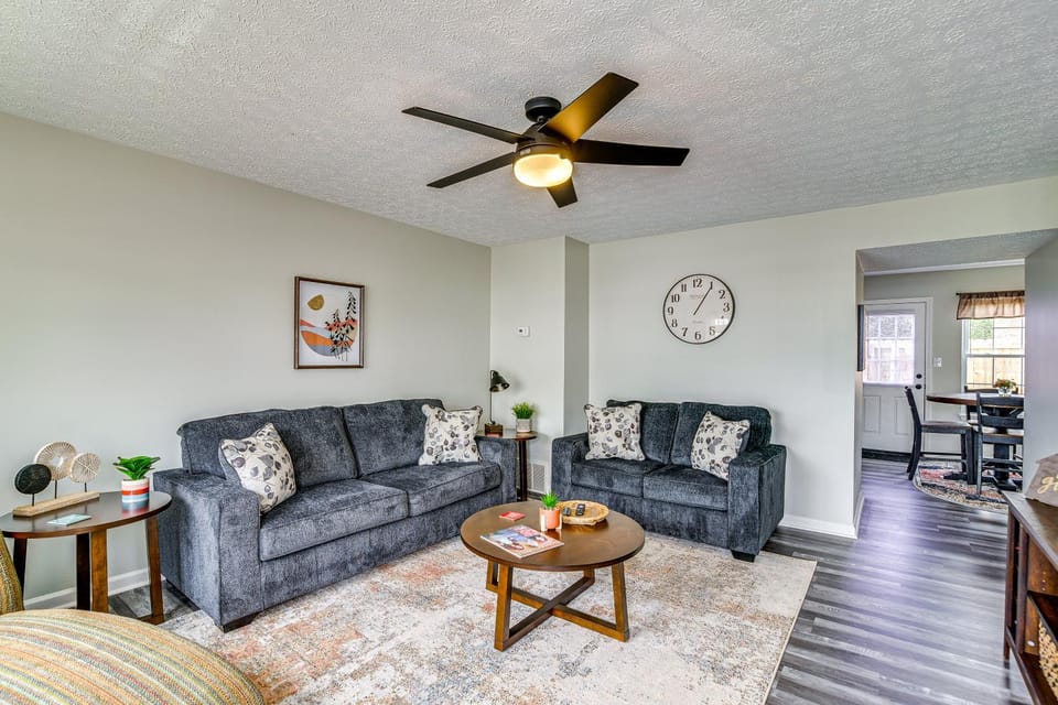 Inviting Bowling Green Escape w/ Smart TVs! House in Bowling Green