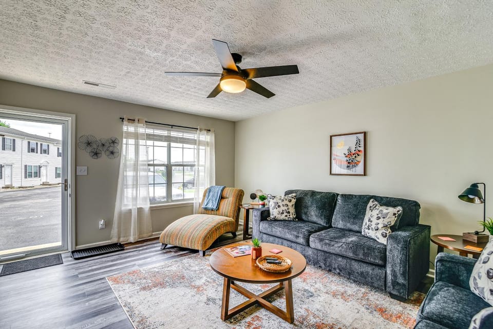 Inviting Bowling Green Escape w/ Smart TVs! House in Bowling Green