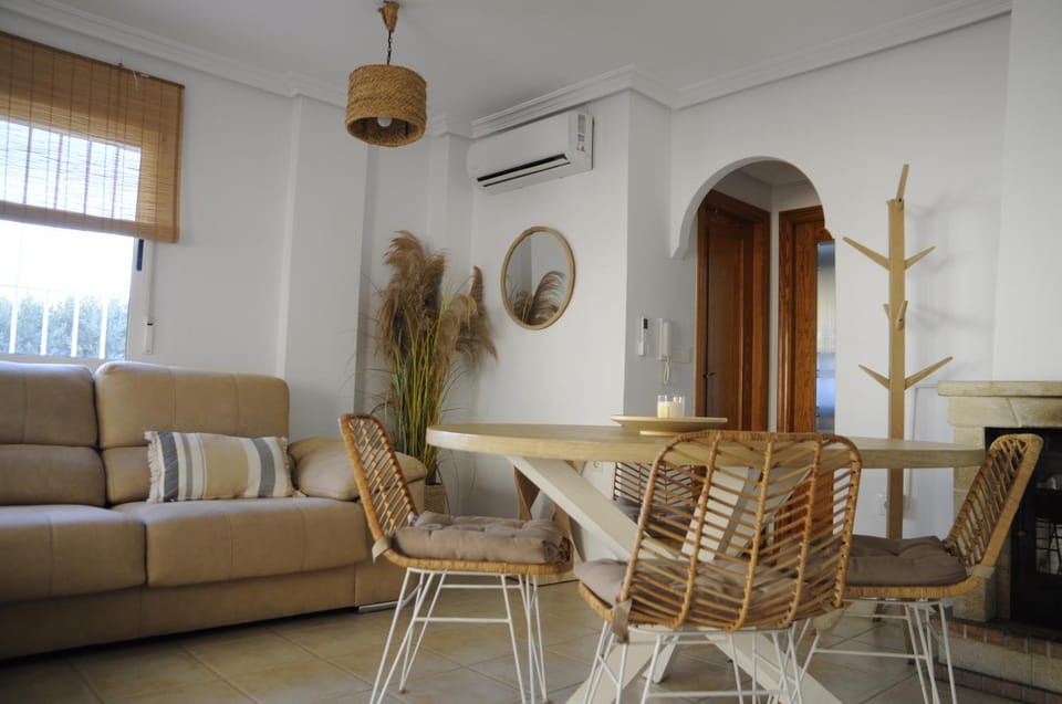 Living room, Seating area, Dining area, air conditioner