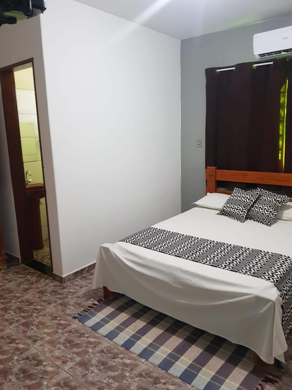 Bed, Photo of the whole room