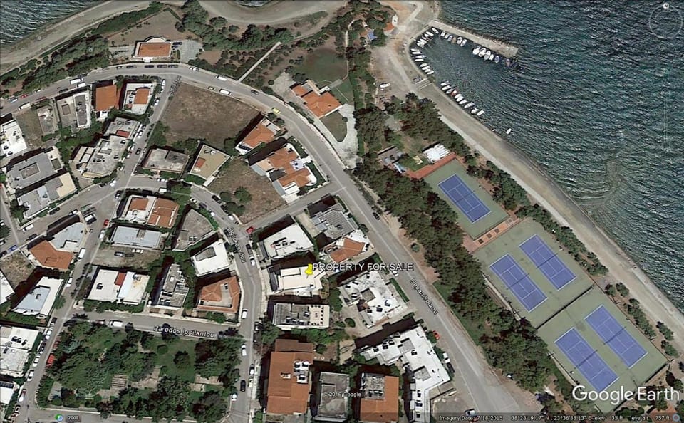 Property building, Tennis court, Location