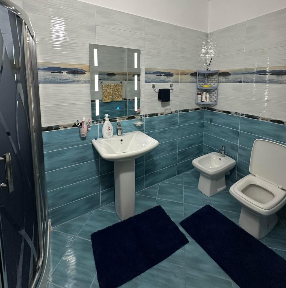 Bathroom, washing machine