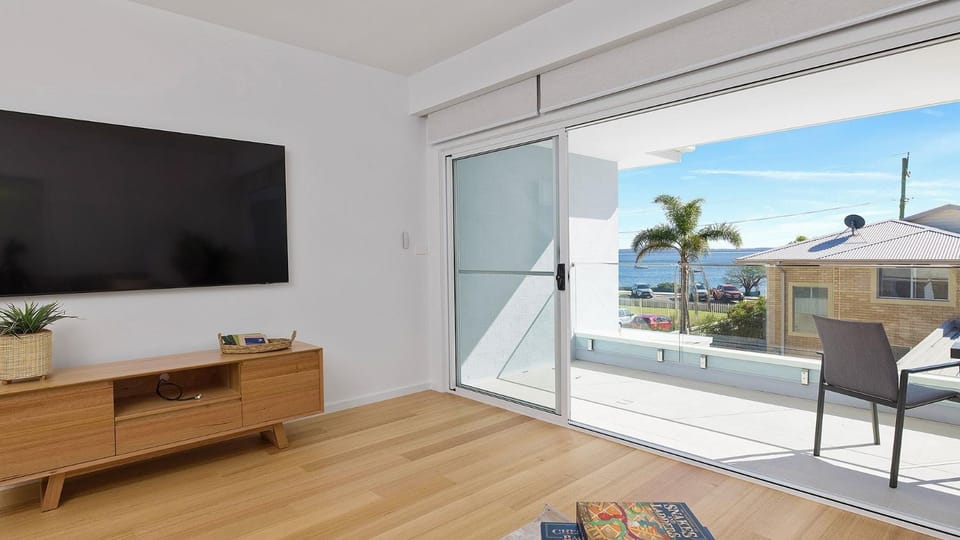 Hideaway 2, 3a Lillian St - filtered water views House in Shoal Bay