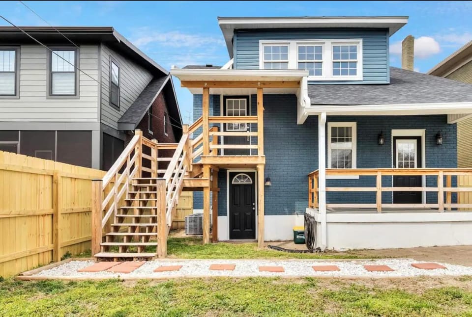 Lavish Flat w King Bed in near DT Food & Shops House in Jefferson County