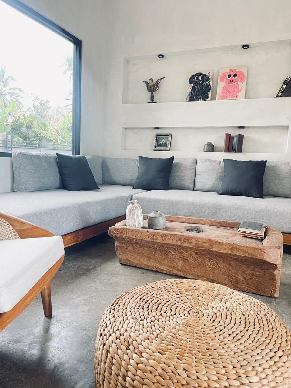 Living room, Seating area