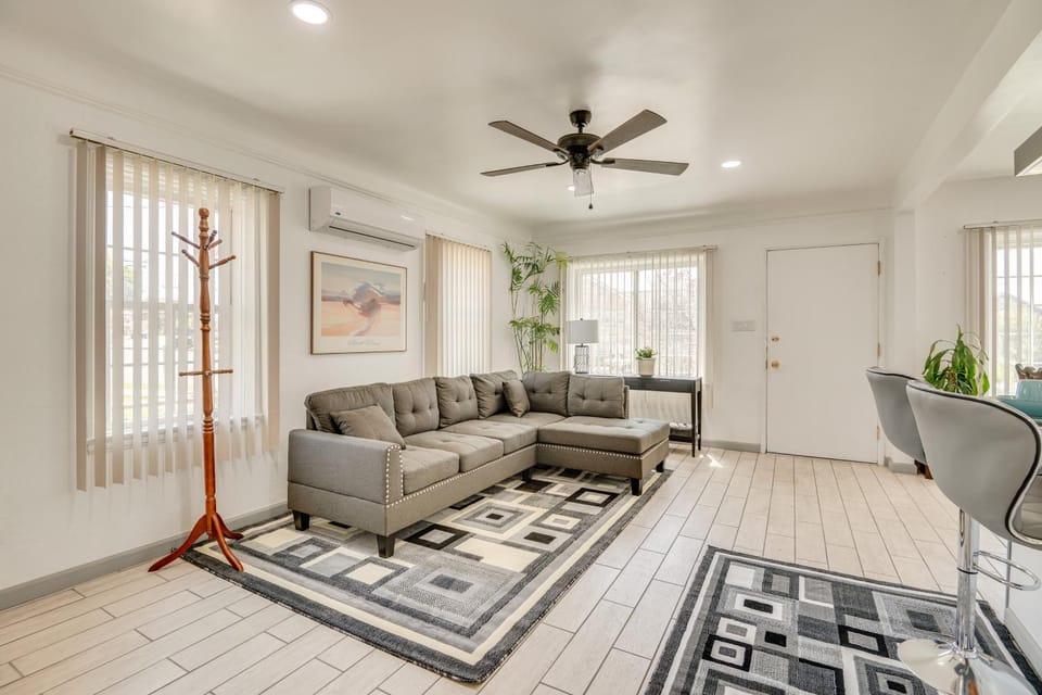 2 Mi to SoFi Stadium: Updated Inglewood Home! House in Inglewood
