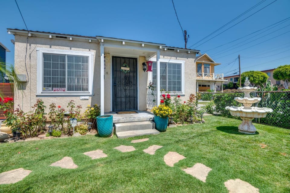 2 Mi to SoFi Stadium: Updated Inglewood Home! House in Inglewood