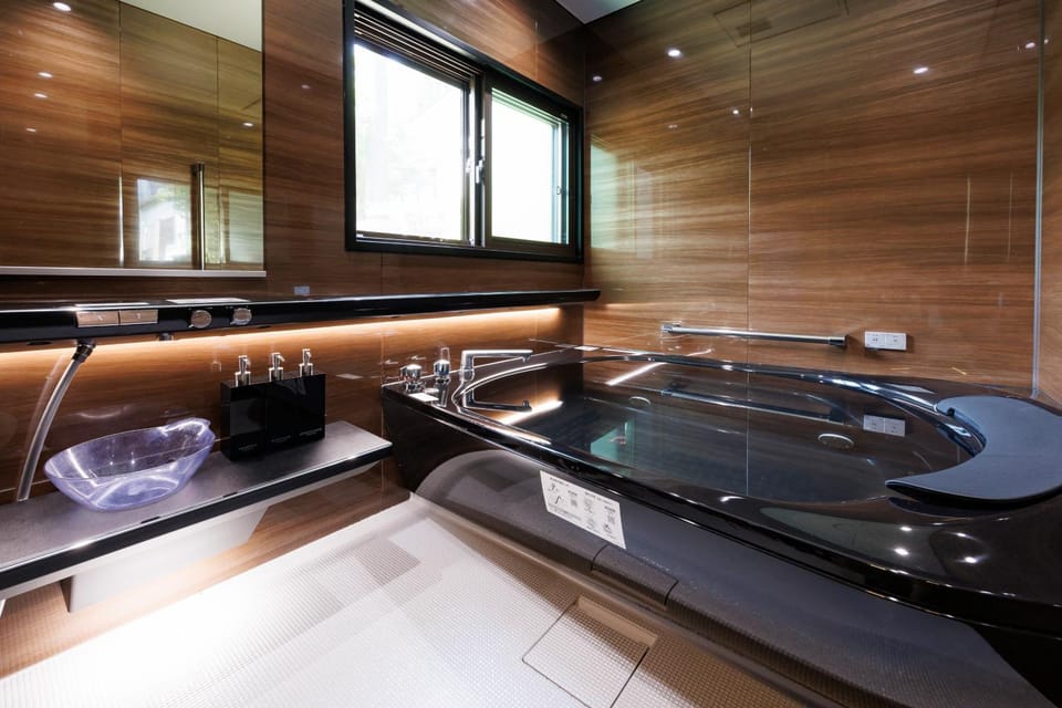 Hot Spring Bath, Bathroom