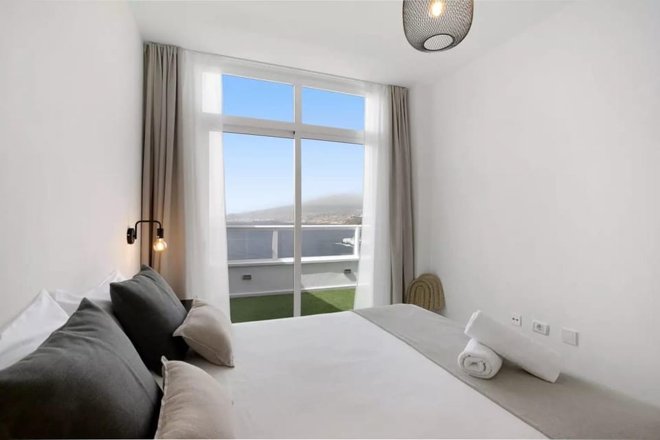 Beachfront Seaview Oasis - Private Terrace & Panoramic Ocean Views Apartment in Tabaiba