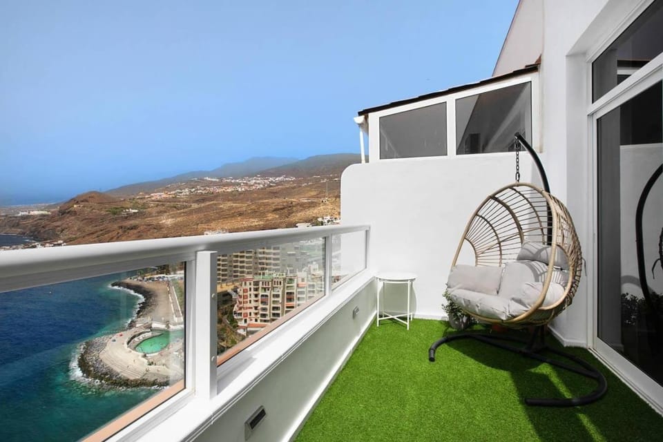 Beachfront Seaview Oasis - Private Terrace & Panoramic Ocean Views Apartment in Tabaiba