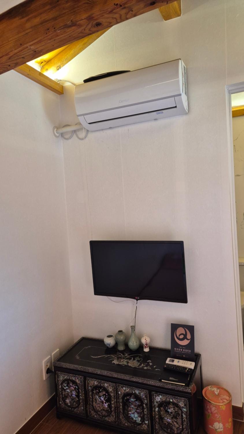 Yeonwoo House Bed and Breakfast in Seoul