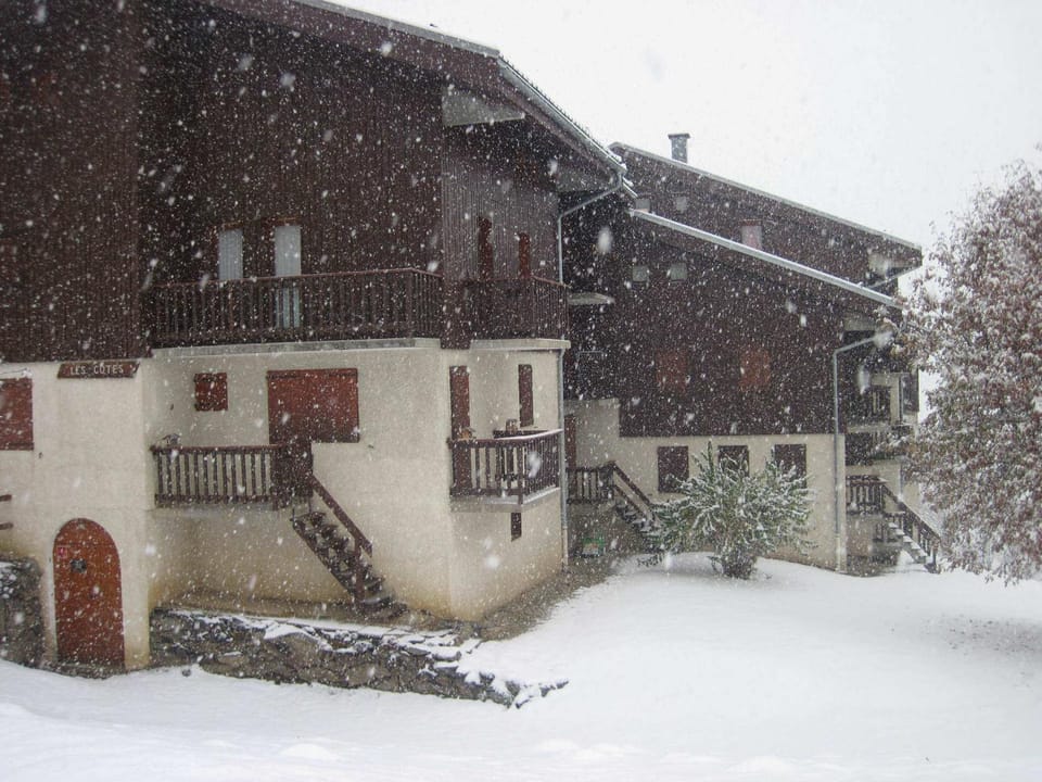 Appartement rénové proche Paradisio, 200m des pistes, balcon, TV - FR-1-181-2831 Apartment in Landry