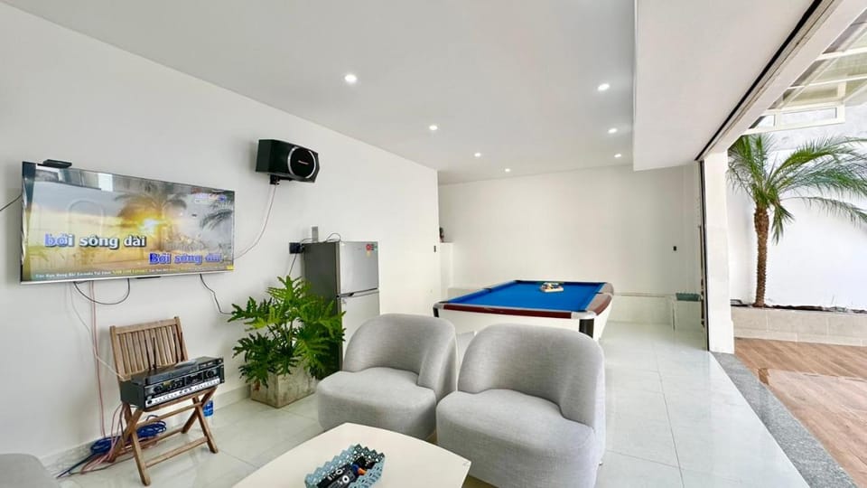 Communal lounge/ TV room, Nightclub / DJ