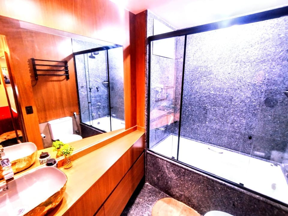 Master Deluxe Studio Varanda - Premium BLUE TREE - Av Paulista - Black Edition SPA - By HousêNN Hotel in Sao Paulo City