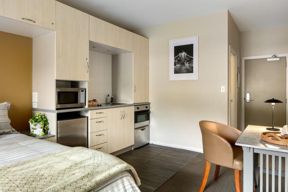 NEW! 600m to CBD - Pool Apartment in Gisborne