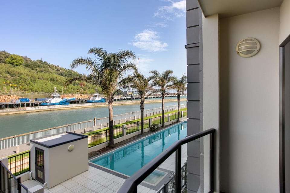 NEW! 600m to CBD - Pool Apartment in Gisborne