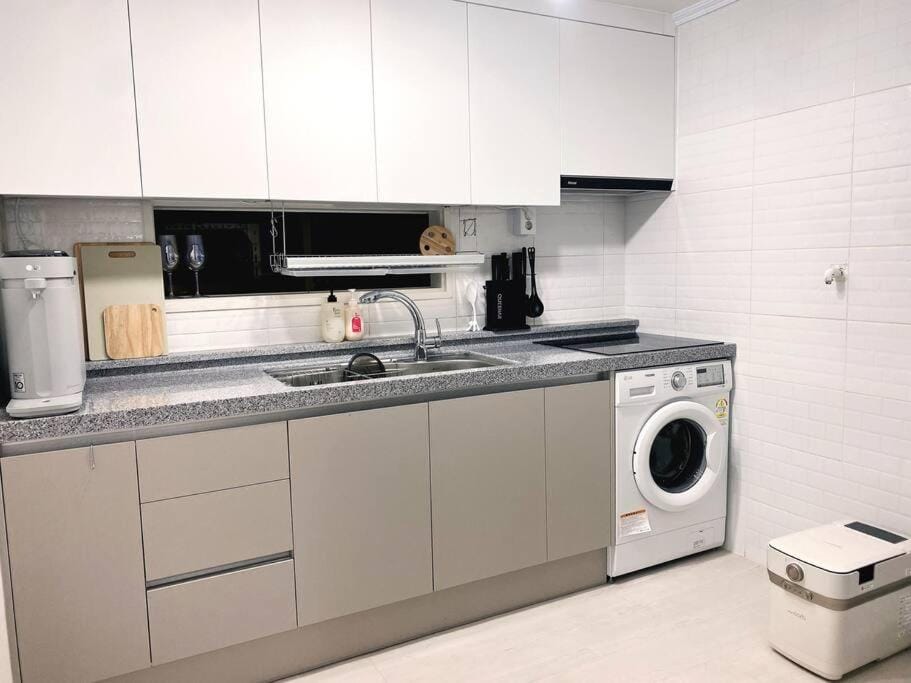 House for large families, metro 2min, #security Villa in Seoul