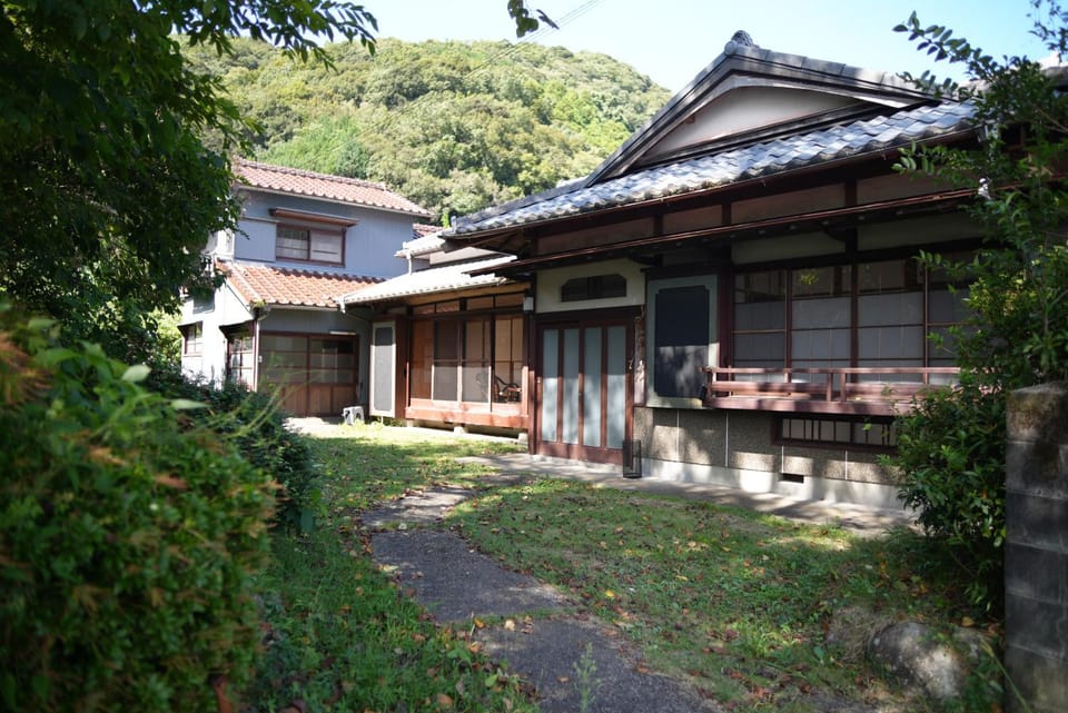 Property building, Day, Garden, Garden view