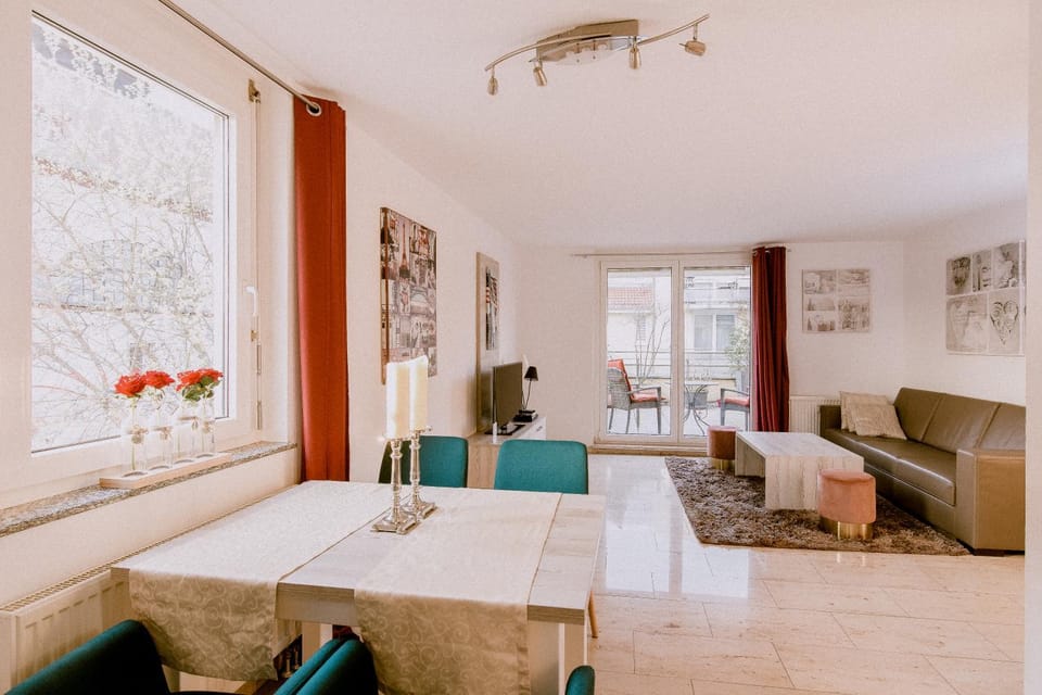 Living room, Dining area