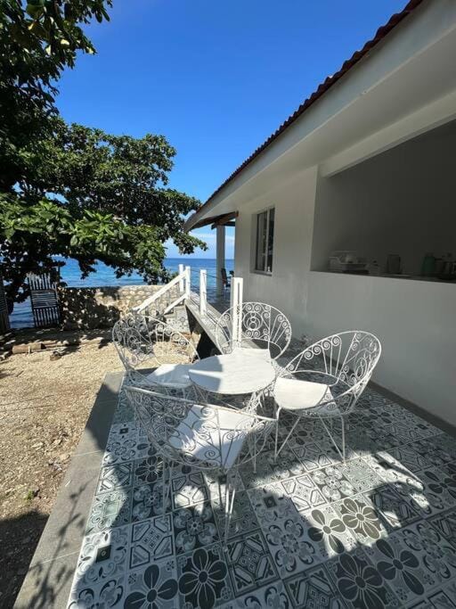 Tubod Mar Terraza 3 bedrooms and basement up to 18 pax House in Central Visayas