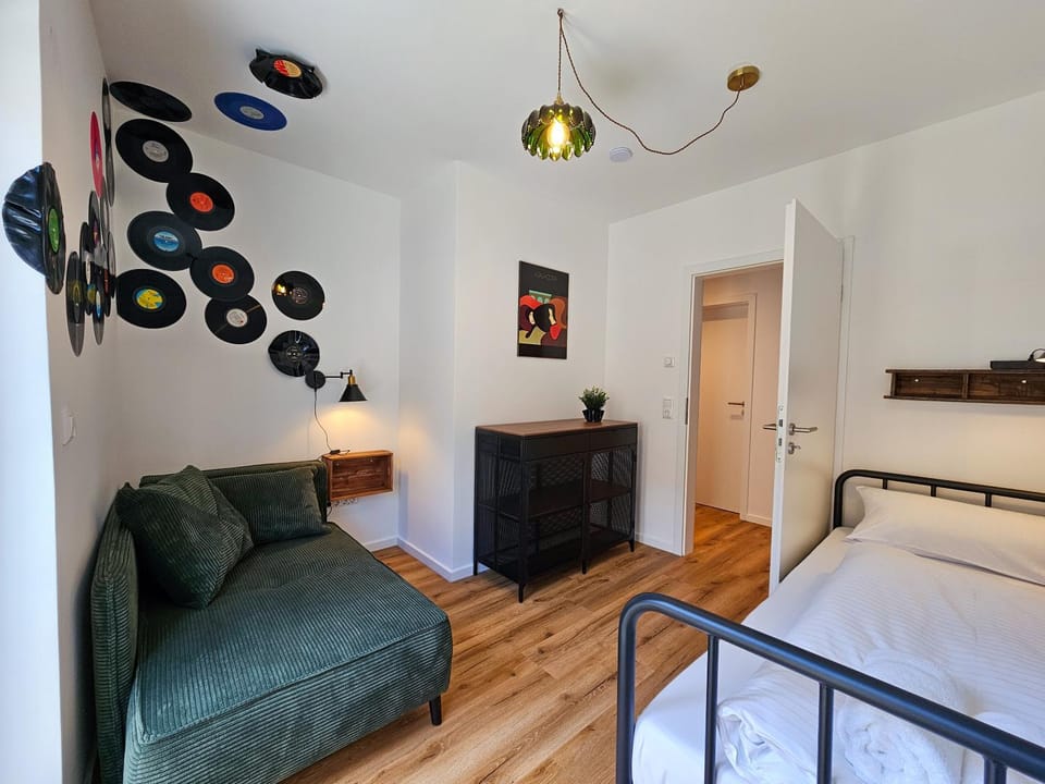 Bed, Photo of the whole room, Seating area, Bedroom