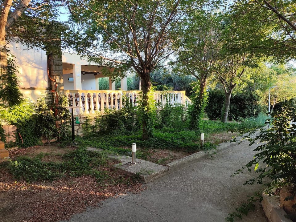 Neighbourhood, Natural landscape