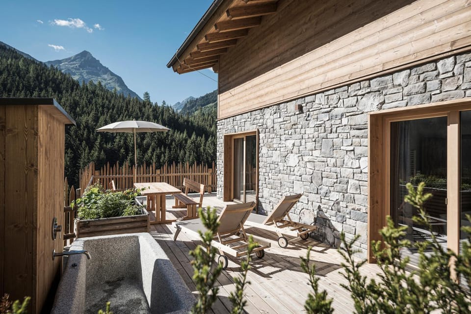 Patio, Day, Natural landscape, View (from property/room), Balcony/Terrace