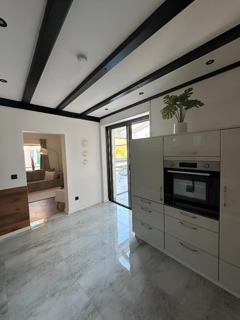 Balcony/Terrace, oven, kitchen