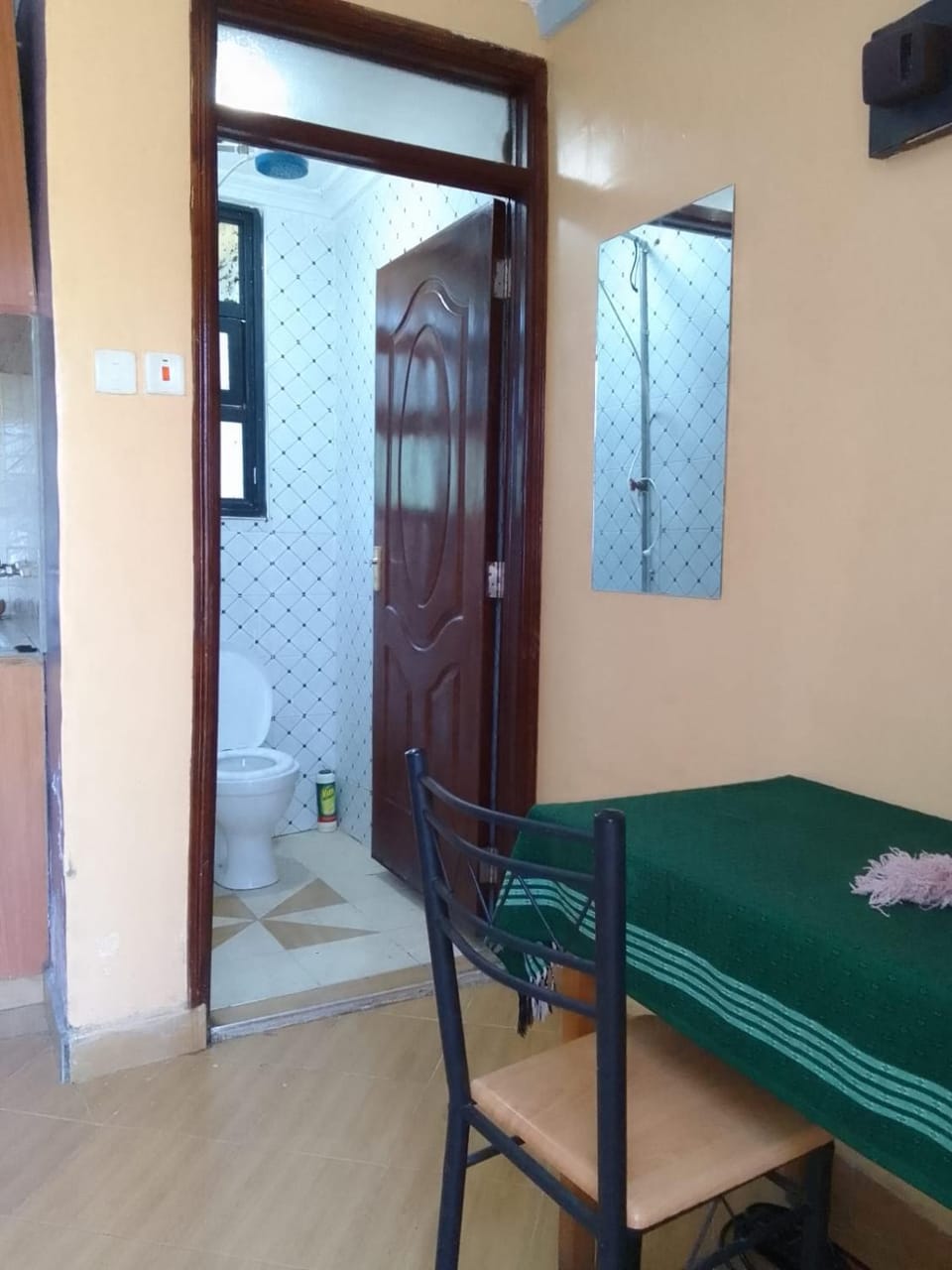 Self Contained Studio around Alango School, Wathorego, Kajulu Vacation rental in Kenya