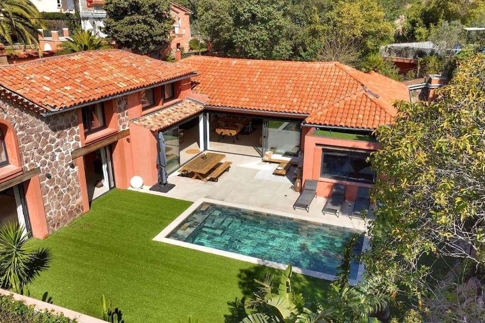Villa 4 étoiles, 300m2, 700 m plage, 5 min du centre Villa in Saint-Raphael