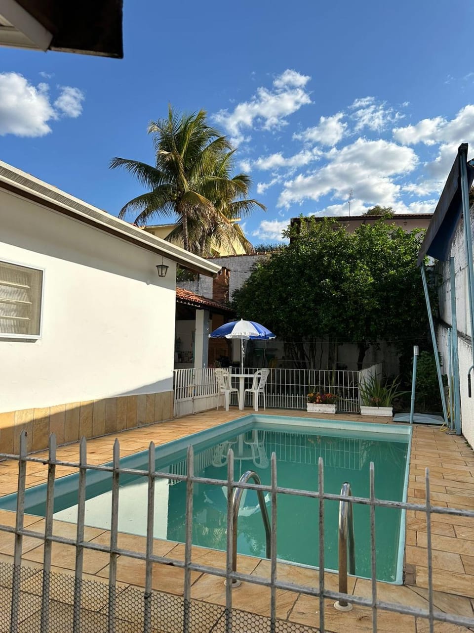 Day, Swimming pool, sunbed