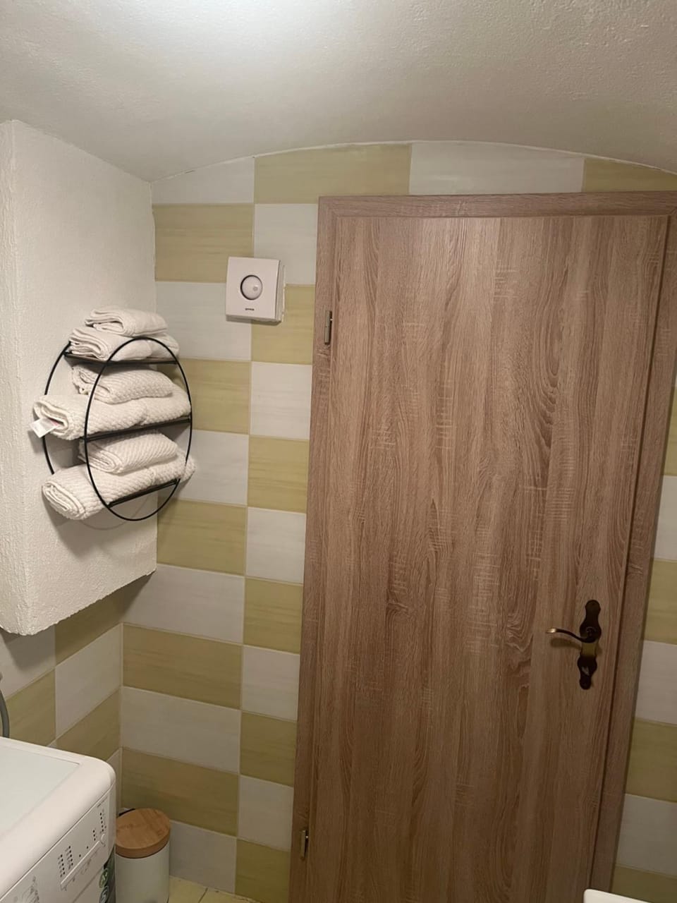 Bathroom, towels