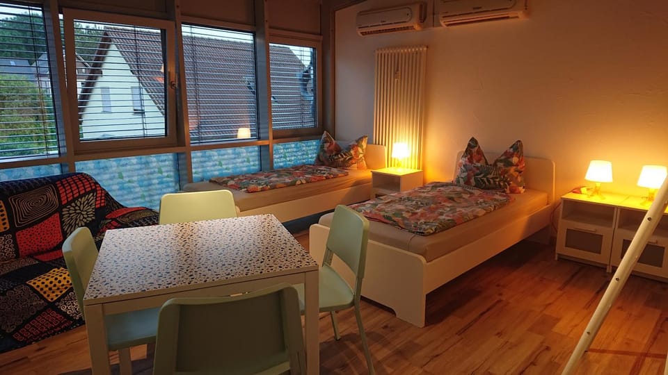 Bed, Living room, Photo of the whole room, Seating area, Dining area, Bedroom
