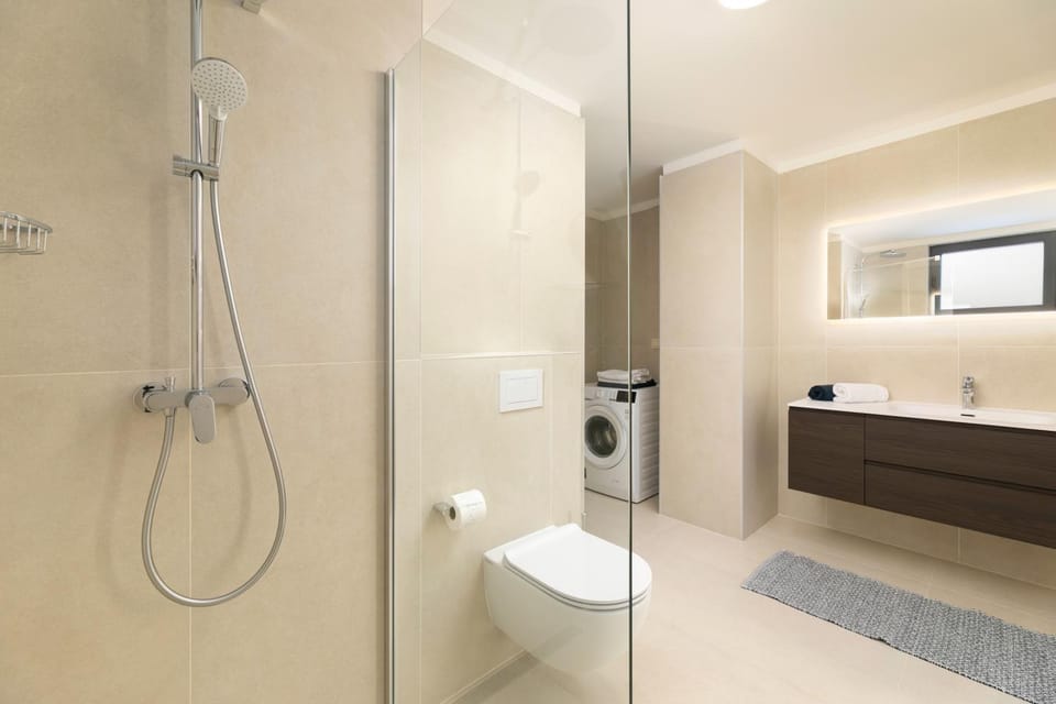 Shower, Toilet, Bathroom