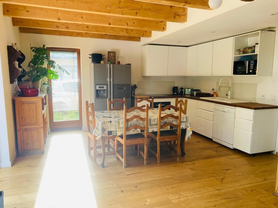 Villa nichée dans un écrin de verdure House in Toulon