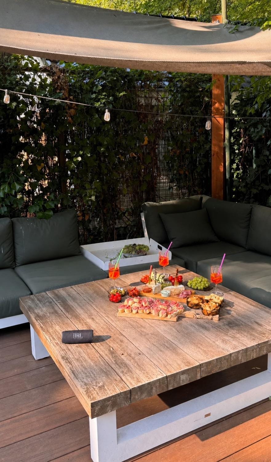 Garden, Lounge or bar