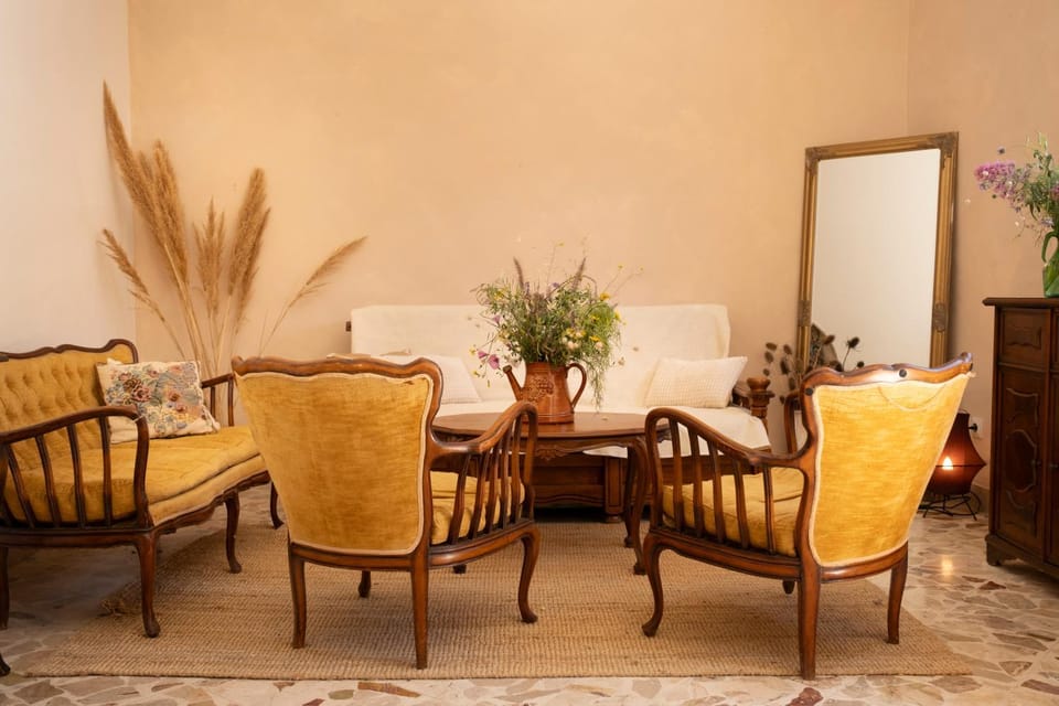 Living room, Dining area