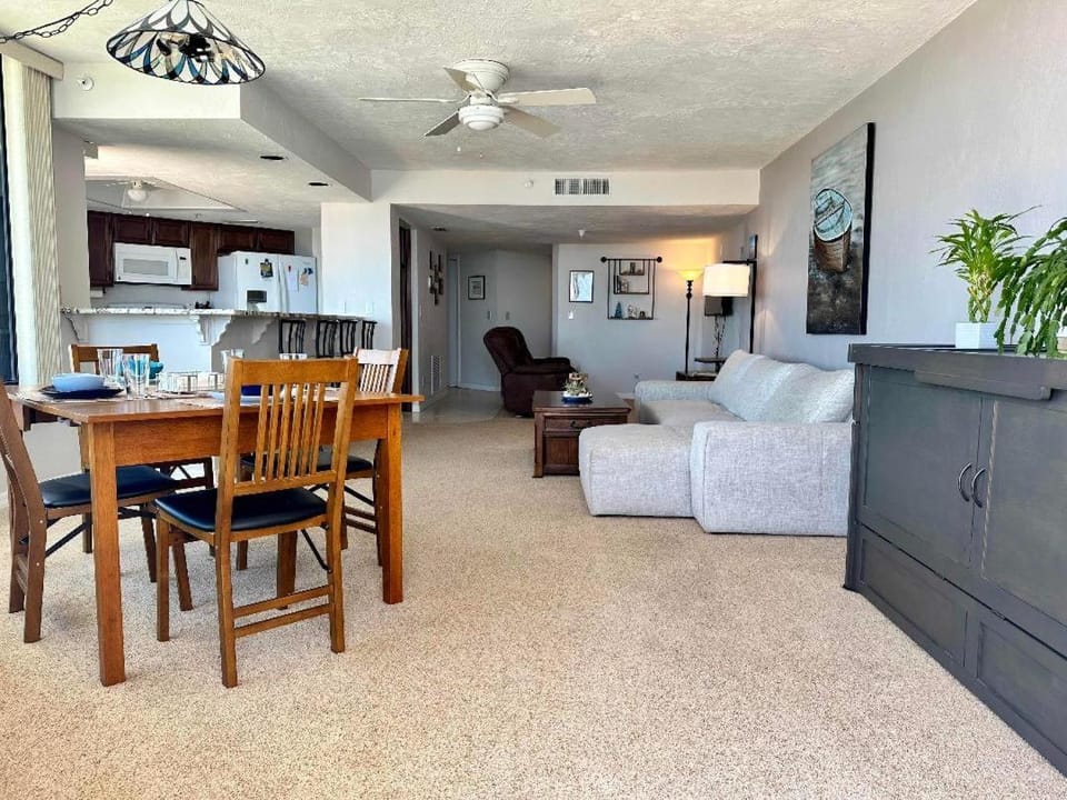 Highly Desired Sherwin - Vacation in Comfort by the sea - Luxurious 2 BR Oceanview 1107 Apartment in South Daytona