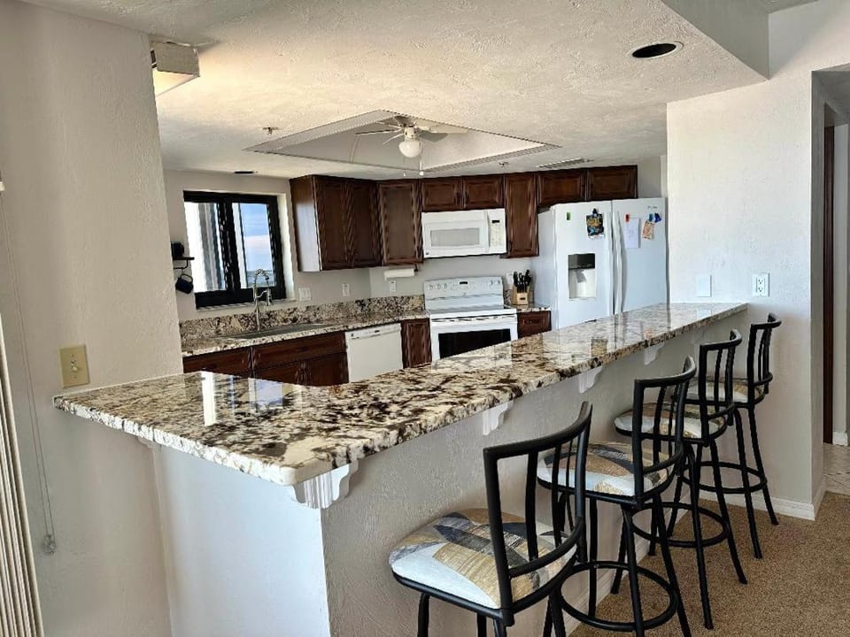 Highly Desired Sherwin - Vacation in Comfort by the sea - Luxurious 2 BR Oceanview 1107 Apartment in South Daytona