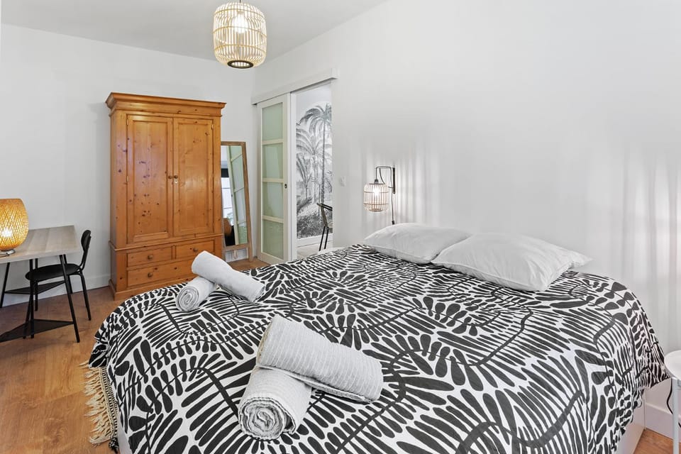 Bed, Photo of the whole room, Bedroom, towels, wardrobe