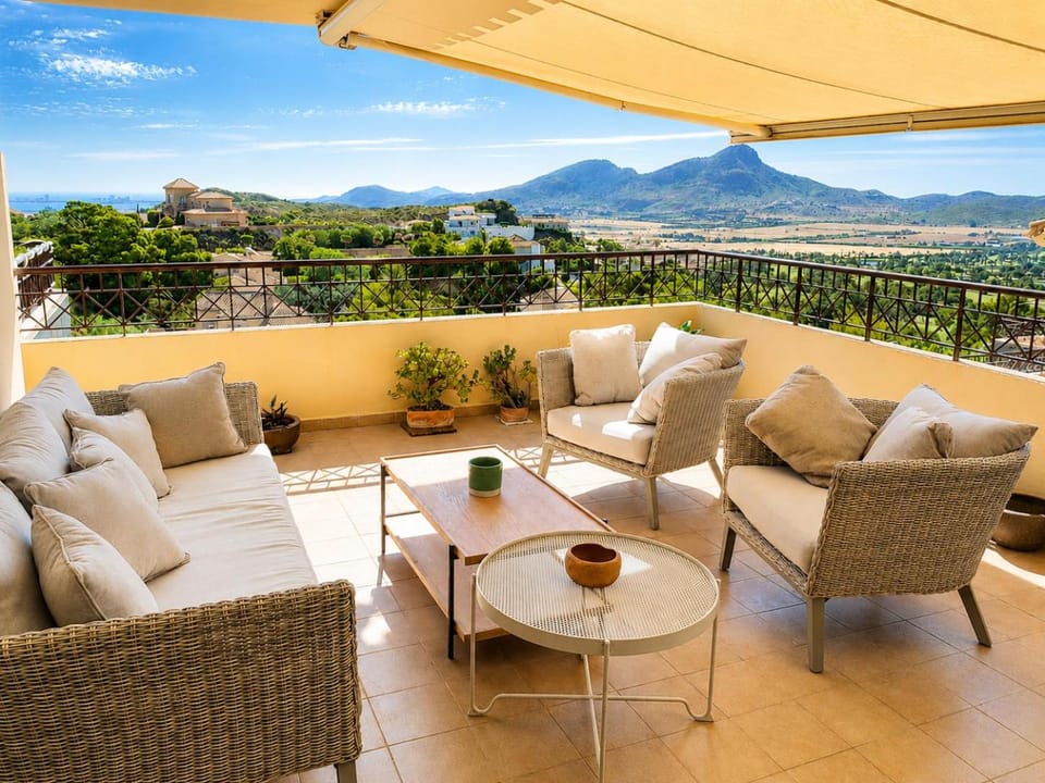 View (from property/room), Balcony/Terrace, Balcony/Terrace, Mountain view