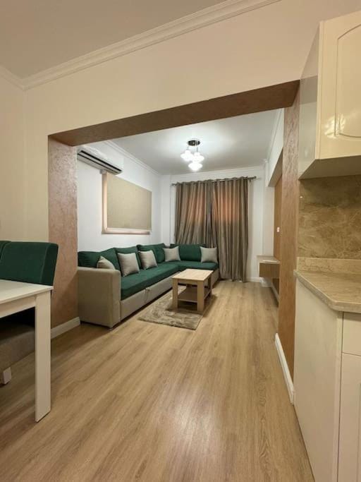 Living room, Photo of the whole room, Seating area
