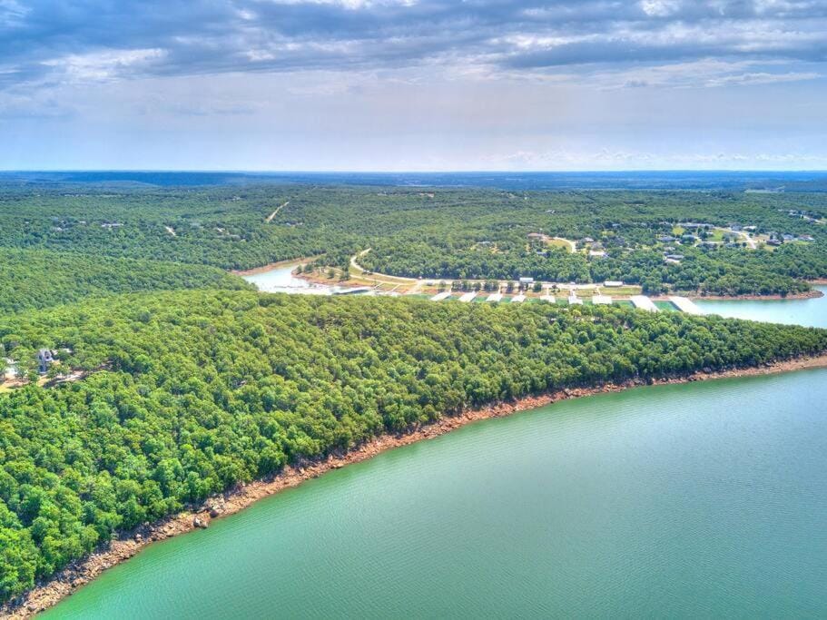Unique Castle on the Lake House in Skiatook Lake