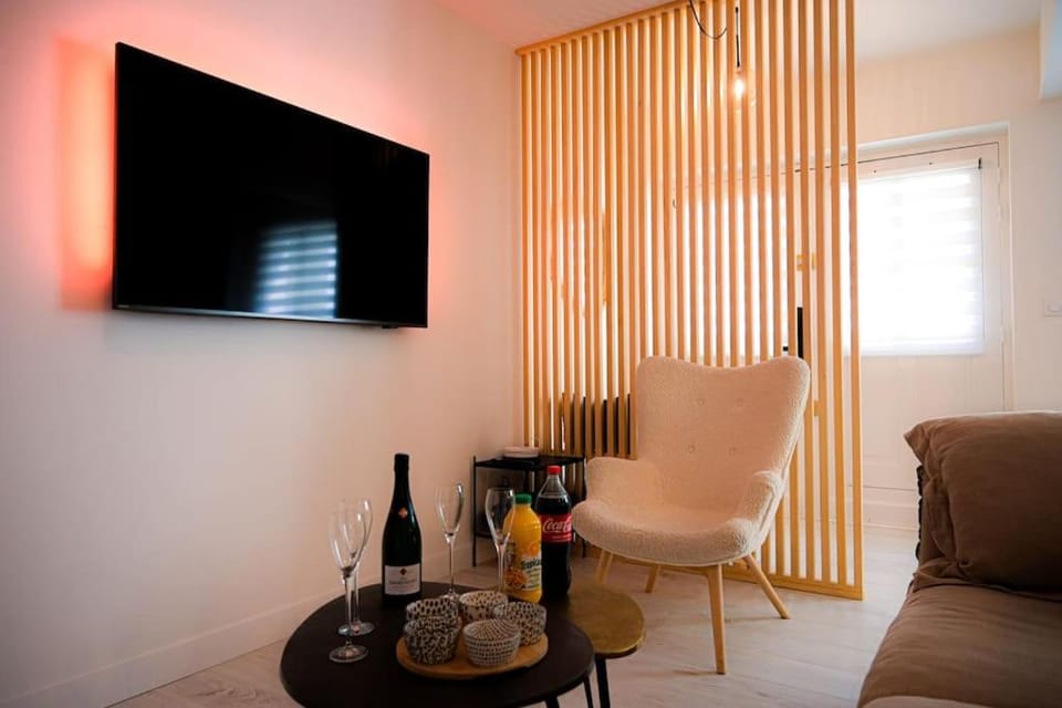 Le Tulum Spa - Jacuzzi & Sauna Apartment in Rouen