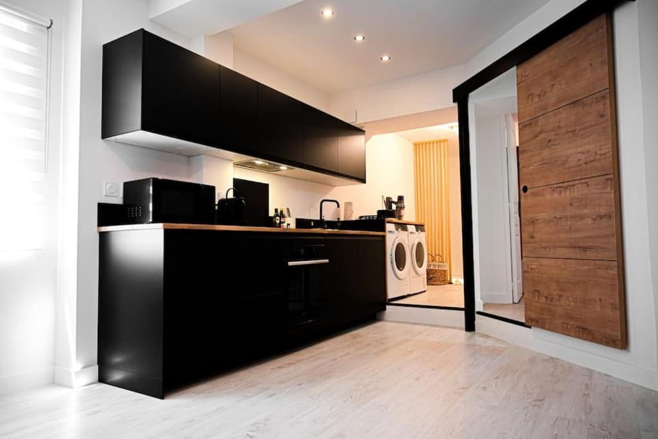 Le Tulum Spa - Jacuzzi & Sauna Apartment in Rouen