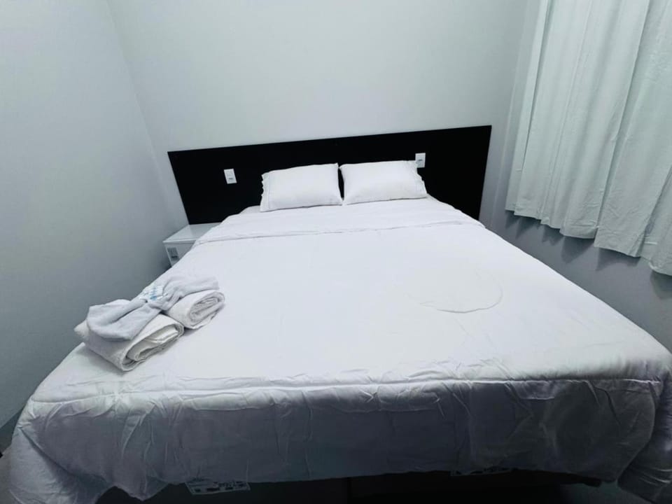 Bed, Photo of the whole room, Bedroom, minibar, towels