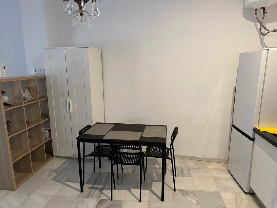 Kitchen or kitchenette, Dining area, wardrobe
