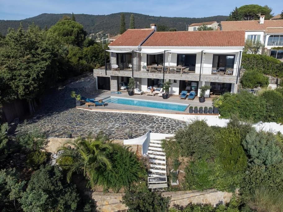 Villa classée 4 étoiles , vue mer , piscine, clim, parking Villa in La Croix-Valmer